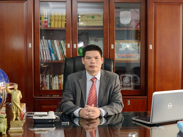 bb贝博Ballbet董事长-黄日荣